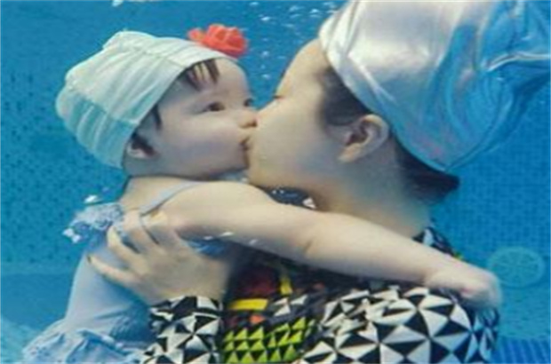 波比童话婴幼儿水育