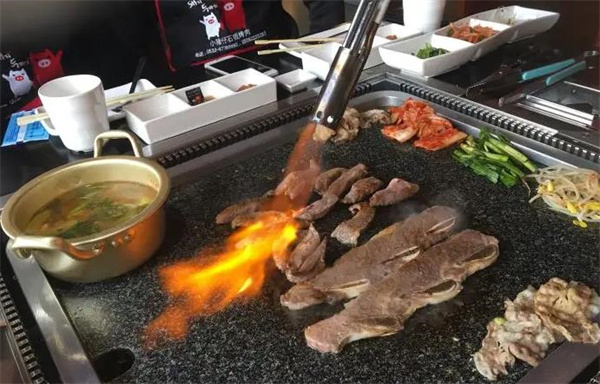 小猪仔石板烤肉