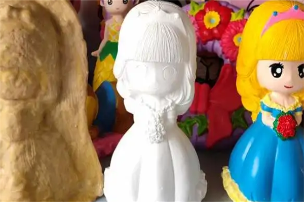 涂鸦王国石膏像彩绘