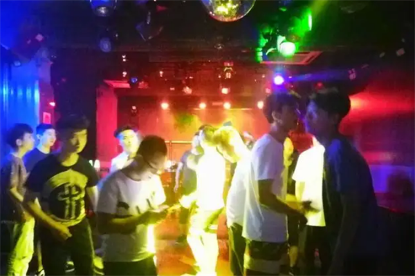 目的地酒吧