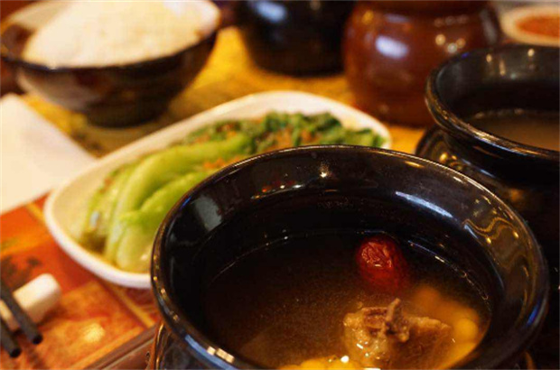 瓦罐香沸连锁快餐