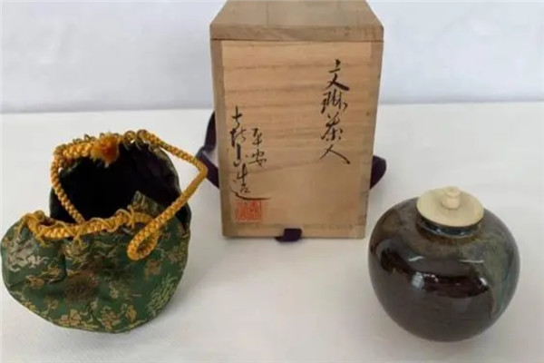 唐物茶入加盟