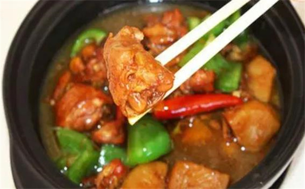好客齐鲁黄焖鸡米饭
