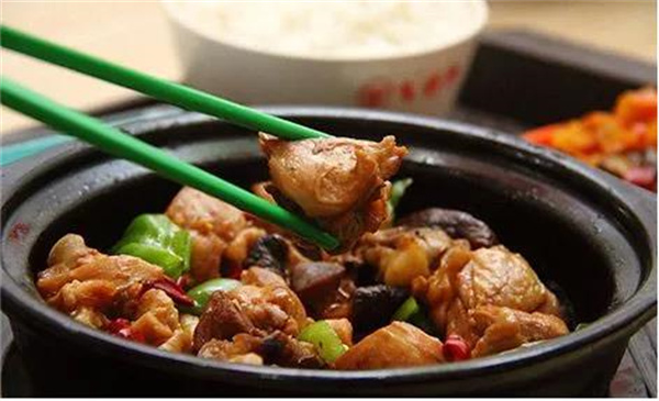 好客齐鲁黄焖鸡米饭