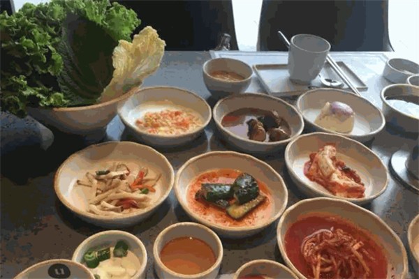 韩凤酱鸡料理