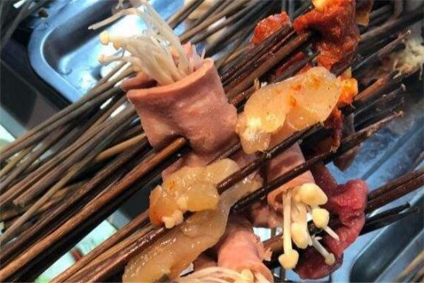 老板登砂锅串串香加盟