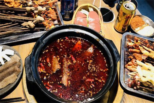 老板登砂锅串串香加盟