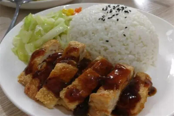 乐语之家卤肉鸡排饭
