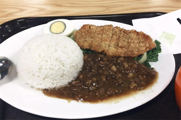 乐语之家卤肉鸡排饭