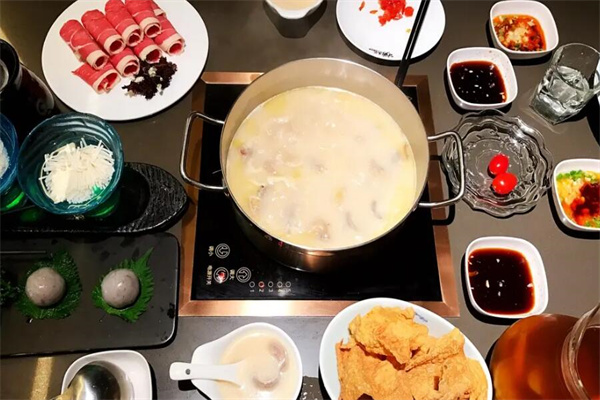圆妞妞锅物料理厨房火锅