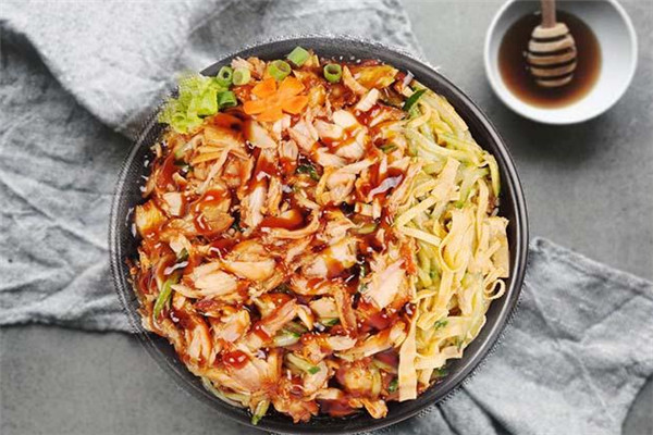 俏亿佳脆皮鸡拌饭加盟