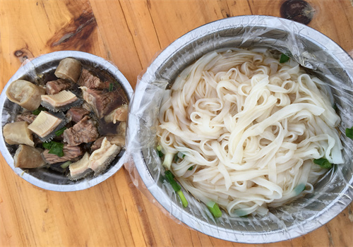 一亩良田牛腩粉