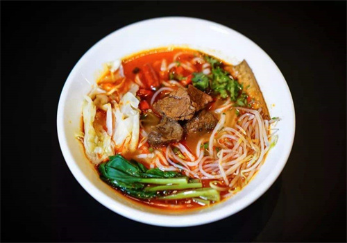 一亩良田牛腩粉