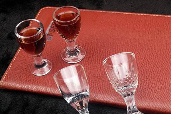 宾闻喜宴白酒