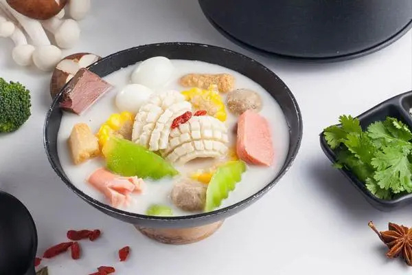 湘里柴火麻辣烫加盟