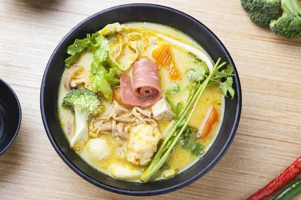 湘里柴火麻辣烫加盟