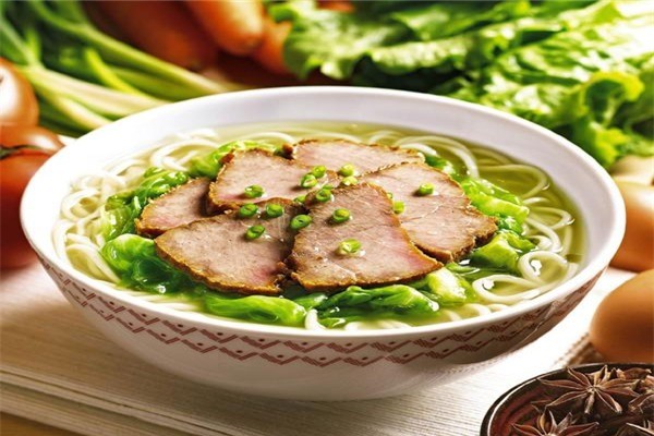 冒烟辣网红牛肉面
