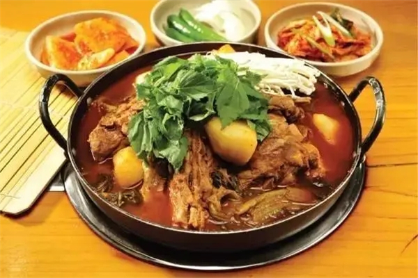 椰坛韩式土豆汤韩国料理