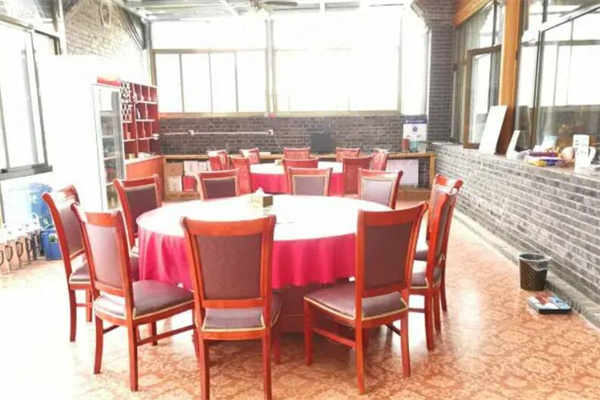 根聚地民俗饭庄加盟