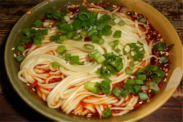 冒烟辣网红牛肉面