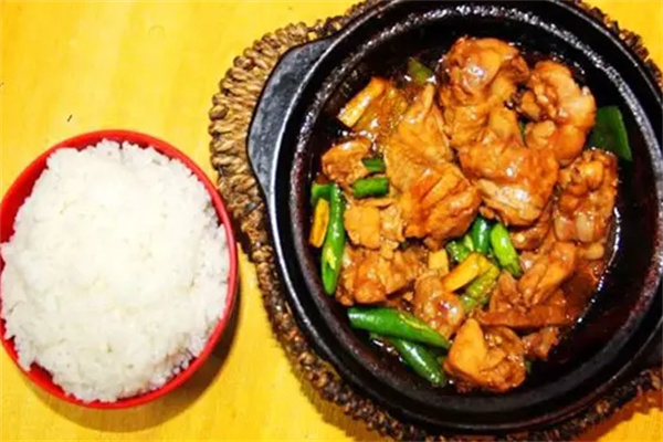 香远斋黄焖鸡米饭加盟