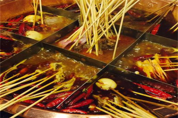 于小签老串串香火锅