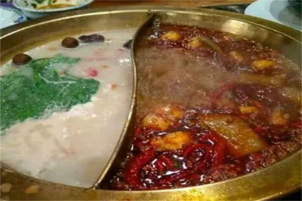 三峡风腊猪脚川派火锅