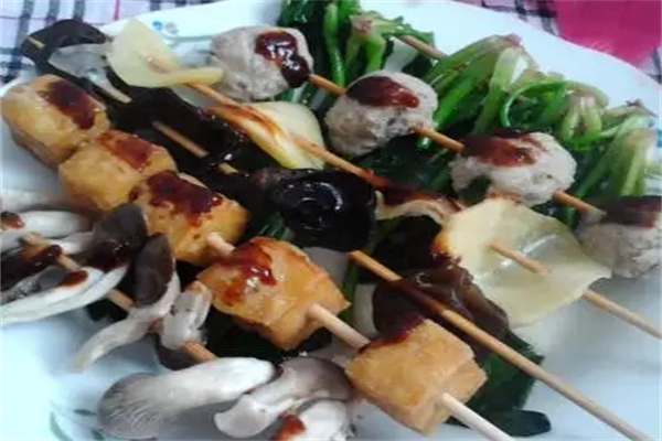 小红花串串香加盟