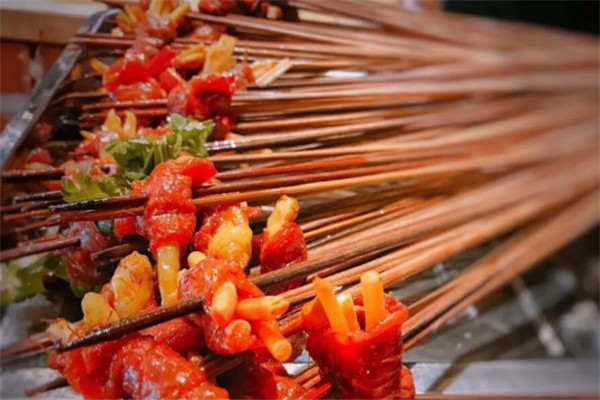 啵啵鲜牛肉串串香加盟