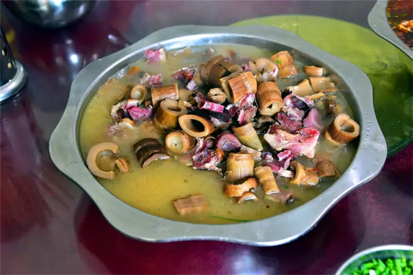笋子腊肉赤水豆花火锅
