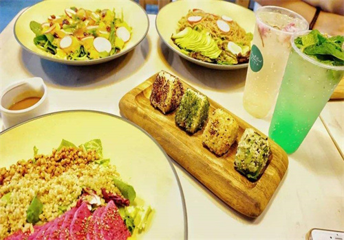 無二花食沙拉