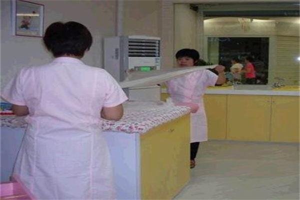 贝多乐婴儿游泳馆