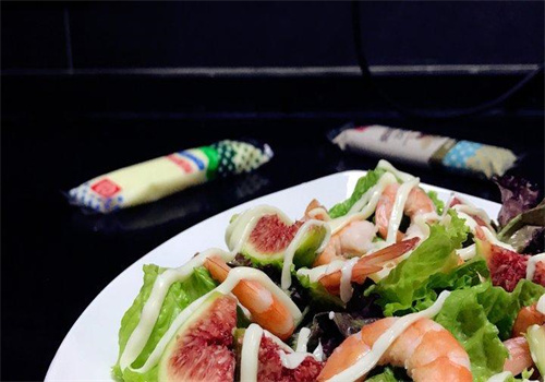無二花食沙拉