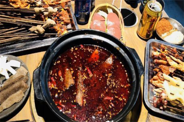 川粤食空砂锅串串香