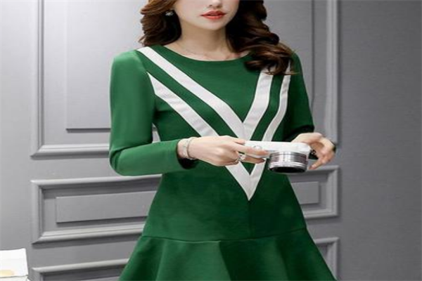 悦己美服饰