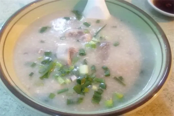 强叔现切猪杂粥