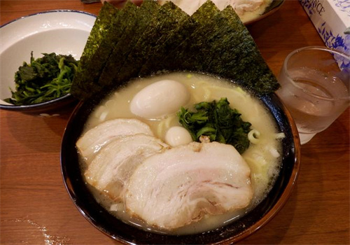 大和樱花烂漫豚骨拉麺
