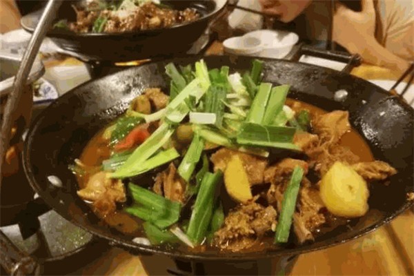 群姨吊锅饭加盟