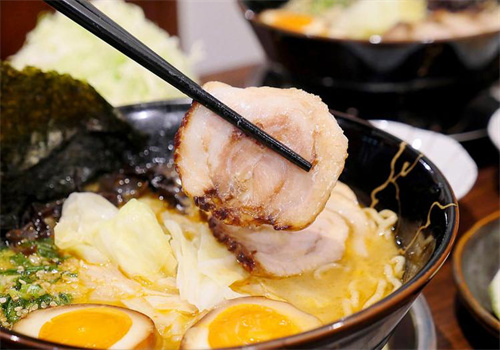 大和樱花烂漫豚骨拉麺