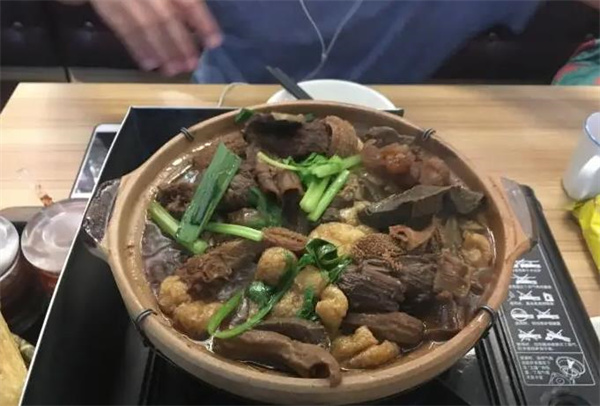 九记牛杂煲