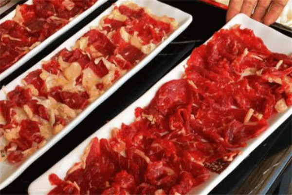 一品香牛肉火锅城加盟