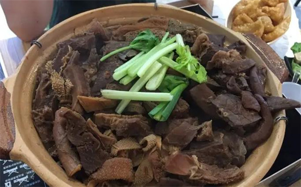 九记牛杂煲