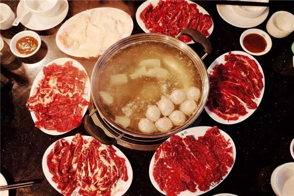 一品香牛肉火锅城加盟