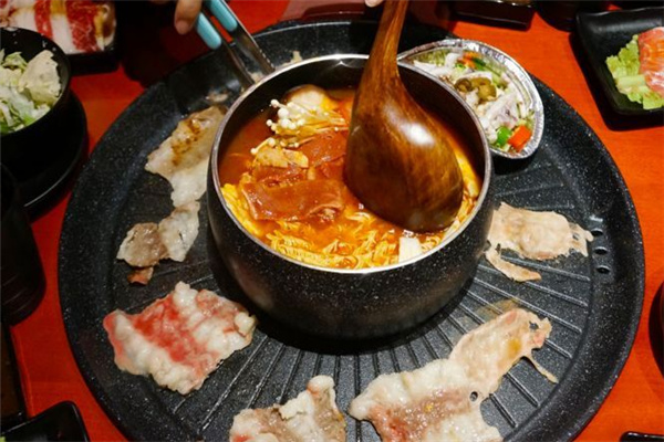 川味回旋小火锅加盟
