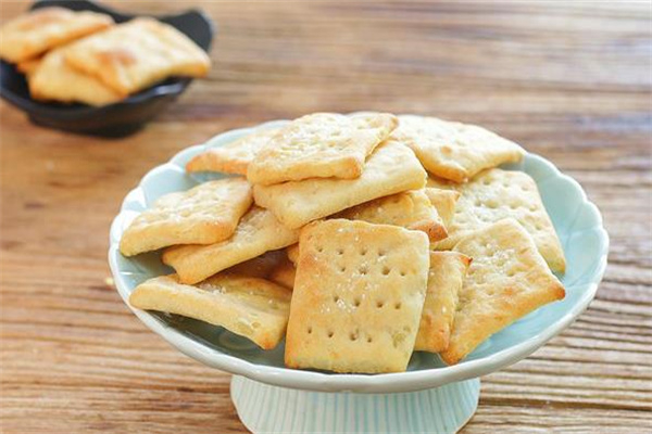 向绍华休闲食品
