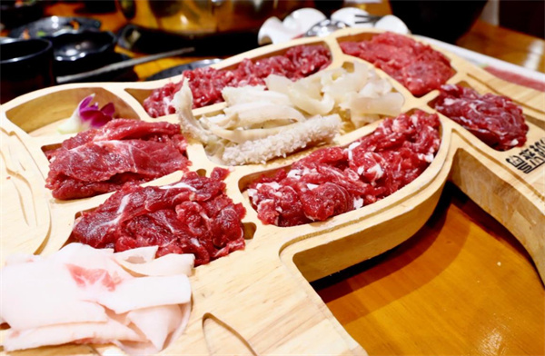 越来越牛牛肉火锅