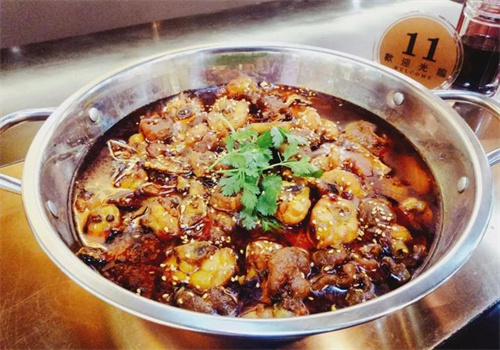 谢彬美味肥肠鸡冷锅串串