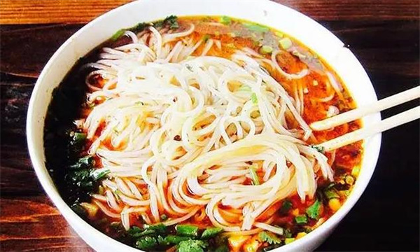 纽头粉面