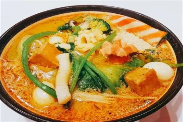 叼嘴一族麻辣烫加盟