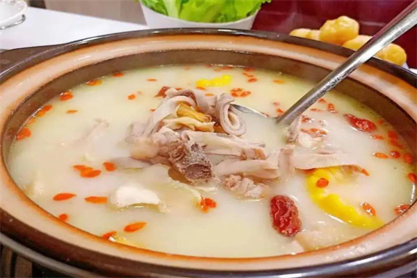 抬鲜药膳鸡窝